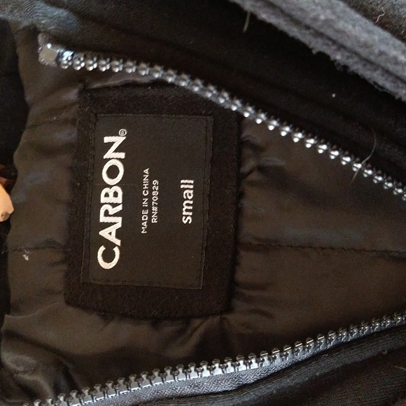 GUC. $$❤️❤️☘️Black hooded jacket two pockets in the front pre-owned. - Picture 2 of 7